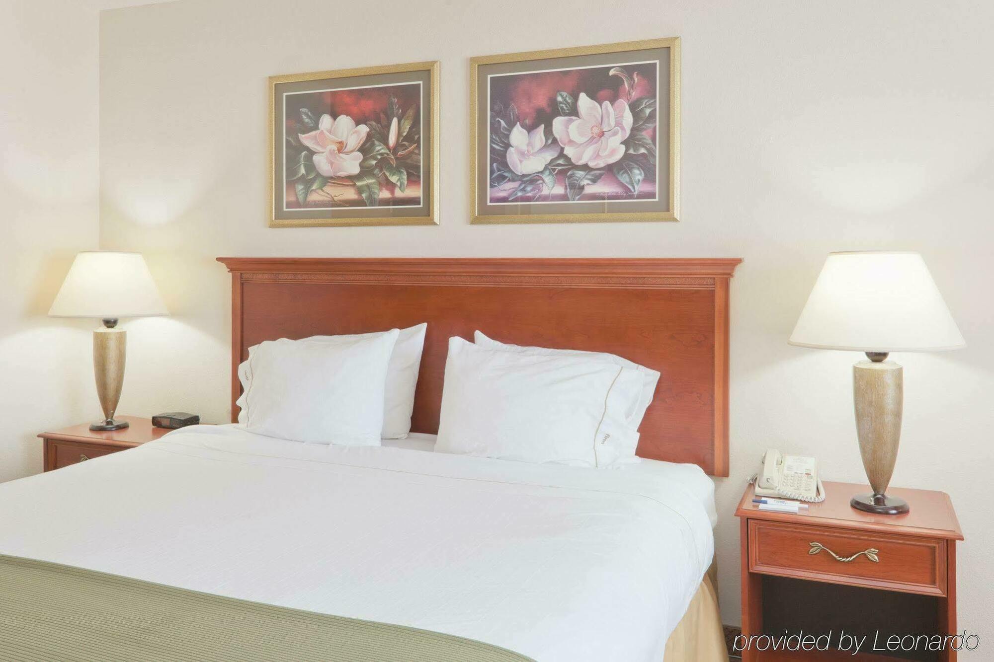 Holiday Inn Express Marshall, An Ihg Hotel Extérieur photo