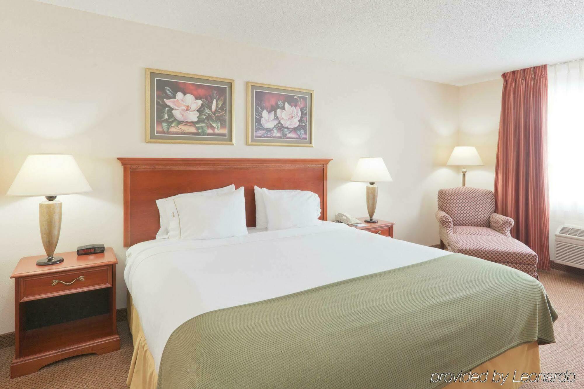 Holiday Inn Express Marshall, An Ihg Hotel Extérieur photo